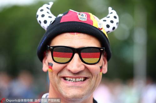 吃瓜球迷脑洞大开,揭秘吃瓜球迷的脑洞大开的足球世界