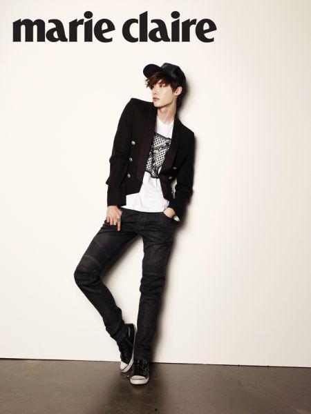 男明星穿运动鞋图片,男明星运动鞋穿搭指南