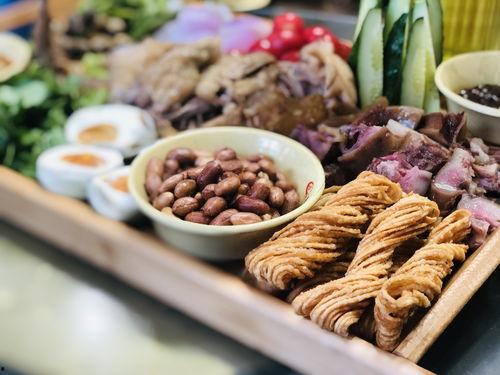 杭州烩面网红打卡,网红打卡新宠，古都美食新风尚