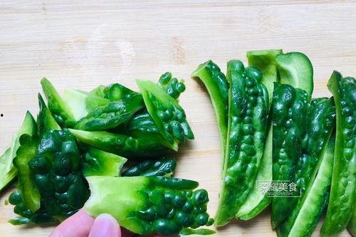 正宗广东凉瓜怎么吃,夏日消暑佳品，美味做法大揭秘