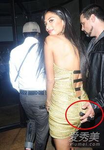 美女被明星摸,是无意还是有意？