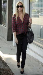 街拍秋季明星,街拍明星演绎秋季潮流风采